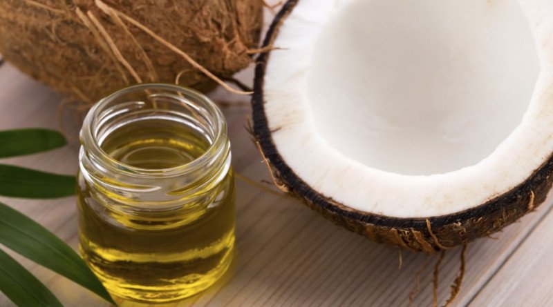 Xóa sẹo mổ sau sinh bằng dầu dừa