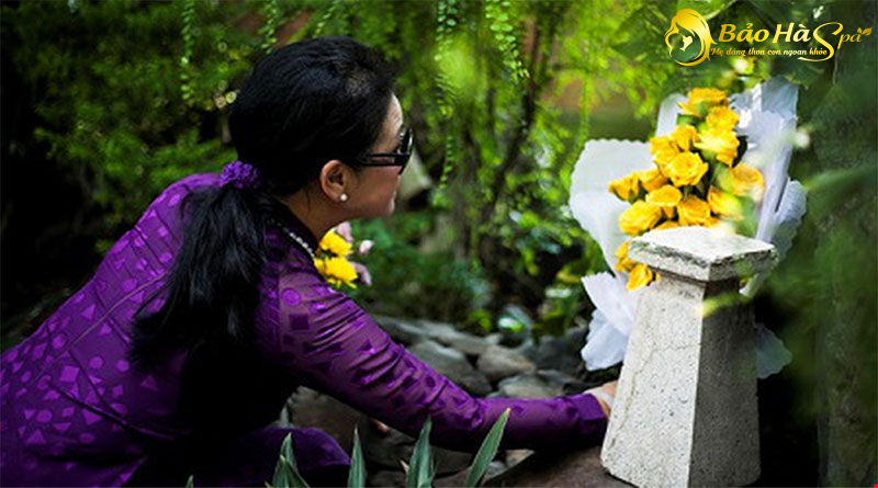 Bà bầu có nên đi thăm mộ ngày Tết?