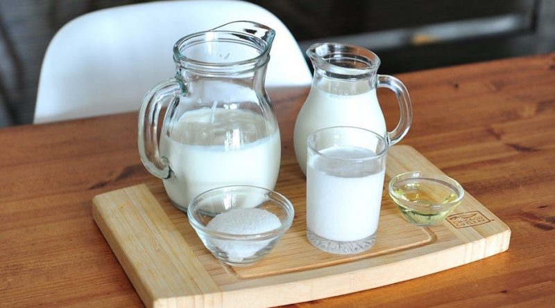 ăn sữa chua sau sinh