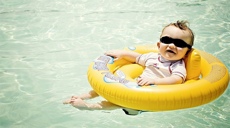 Những lưu ý khi cho trẻ nhỏ đi tắm biển vào mùa hè