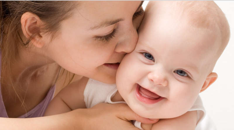 Chăm sóc trẻ sơ sinh là việc làm rất quan trọng và đòi hỏi sự tỉ mỉ, khéo léo của cha mẹ.