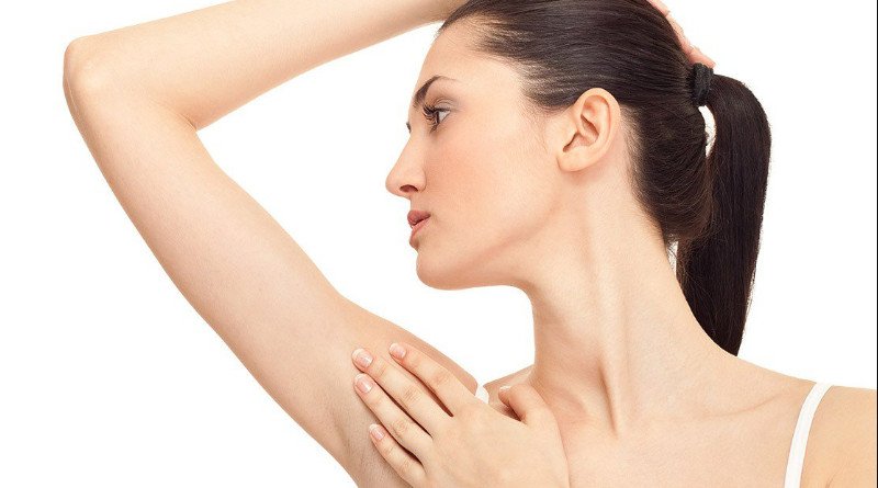 Bị hôi nách sau sinh